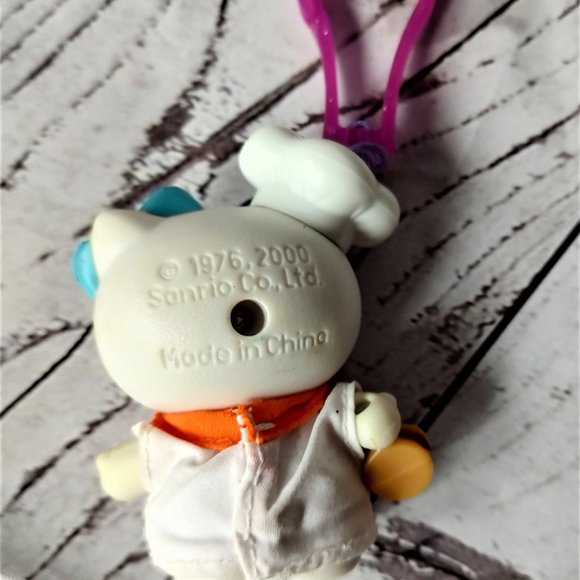 Vtg Hello Kitty Sanrio Backpack Clip 2000 Key Chain Charm Hamburger Chef - Picture 2 of 3